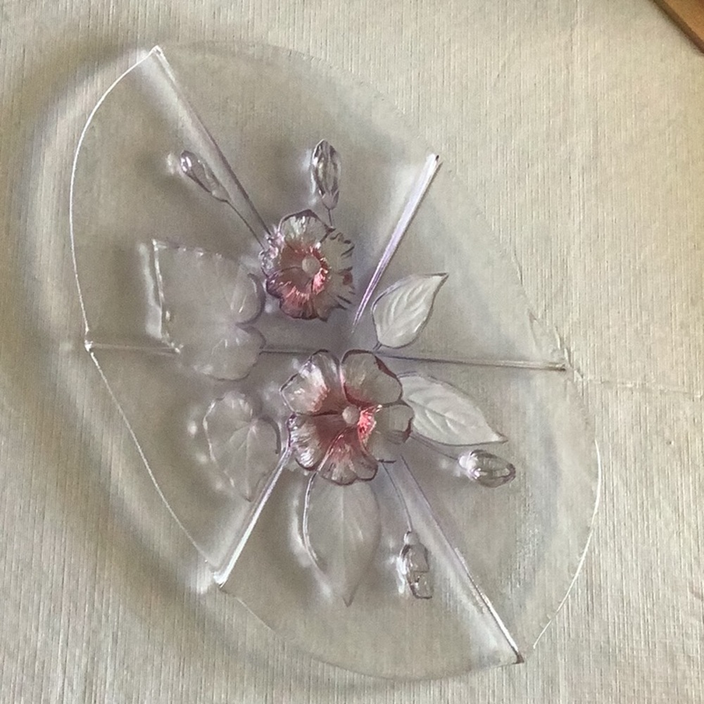 Beautiful Vintage Etched Design Glass Platter - Great for Charcuterie!
